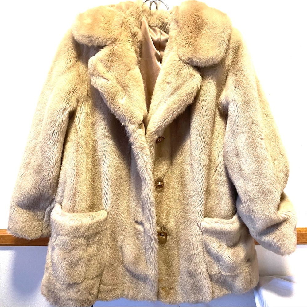Mincara styled by Russel Taylor size medium